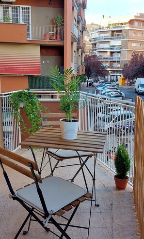 Outdoor dining - Casa Valentina, beauty apartment 2 bedrooms near Vatican City (Roma)