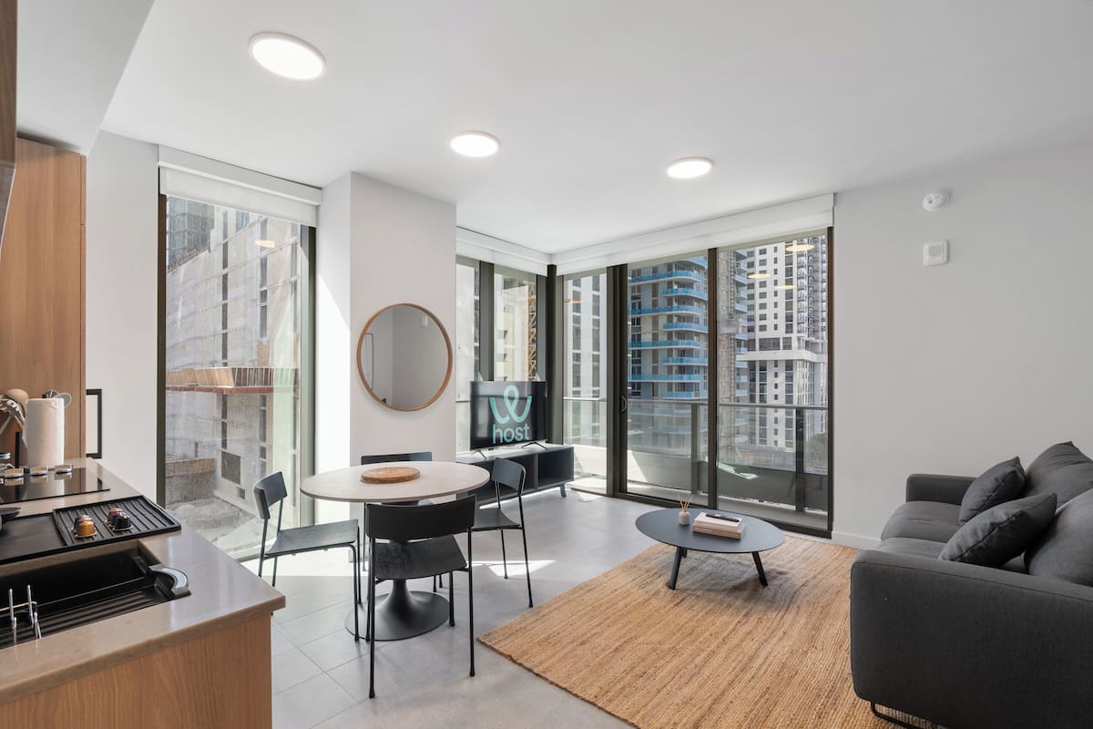 Apartment, 1 Bedroom, City View | Living area