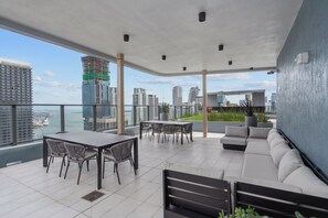 Rooftop terrace - Condo First Downtown Miami (Miami)
