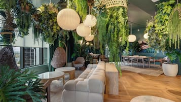 Lobby lounge