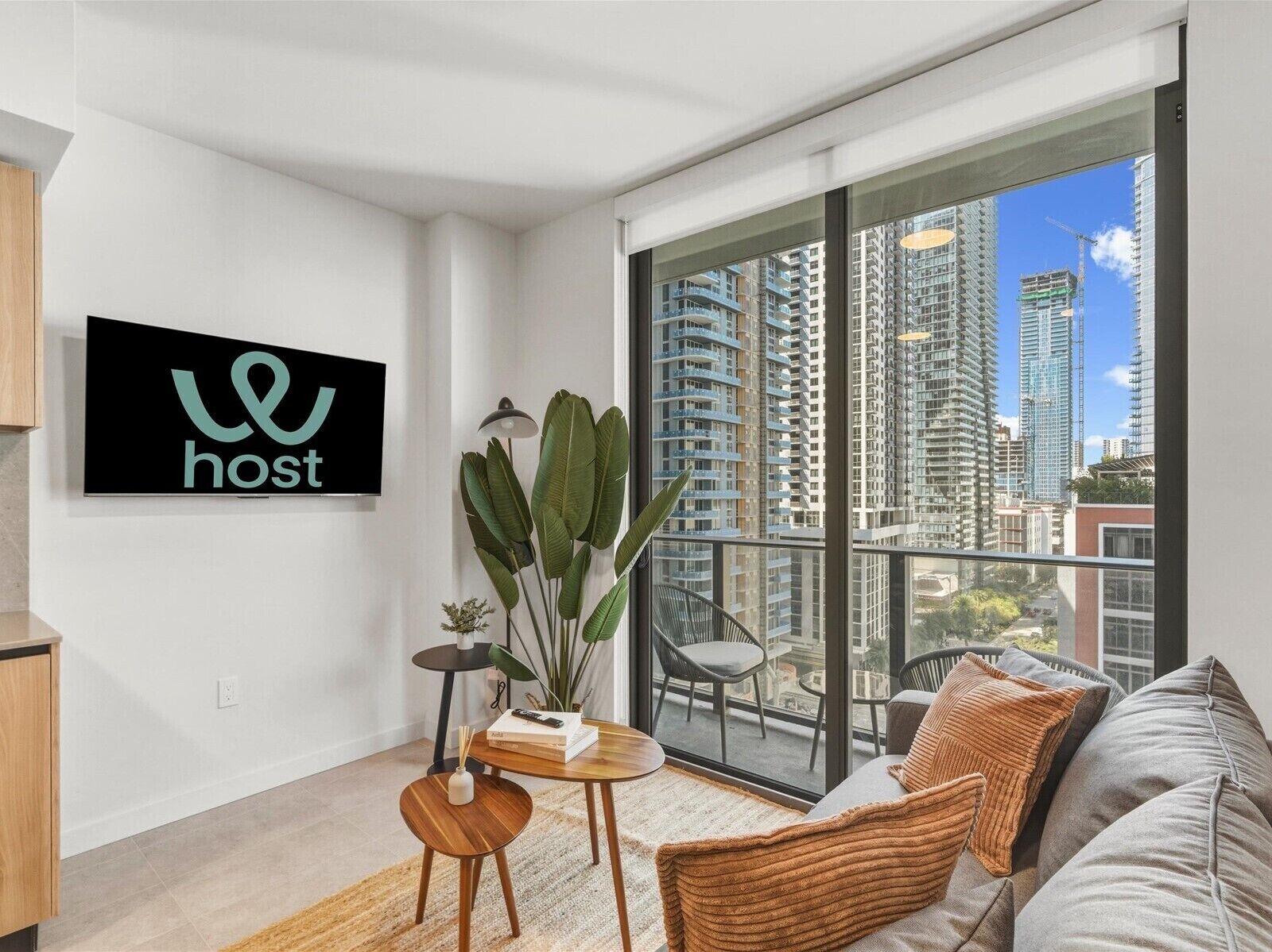Comfort Apartment, City View | Living area