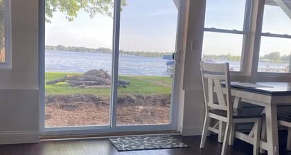 Cozy 3-bedroom house in perfect Brewerton with AC and treadmill