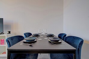 Dining - Ancoats Apartment Old Spinning Mill & Free parking - Pass the Keys (Manchester)