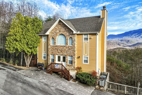 carebear-2-ext-1 - Gatlinburg*Amazing View*Sleeps 11*Hot tub (GATLINBURG)