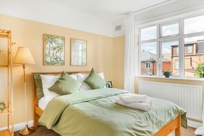 2 bedrooms, iron/ironing board, Internet, bed sheets - RosewickVilla wt Office, Garden & Free Parkin… (Nottingham)