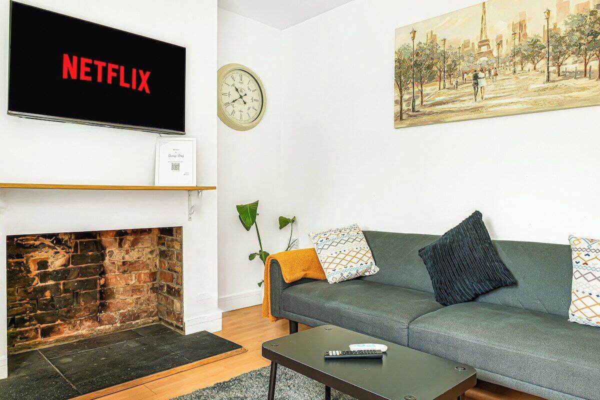 Fernseher, Kamin, Arbeitsbereiche