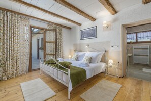 6 Schlafzimmer, Bügeleisen/Bügelbrett, Reisekinderbett, kostenloses WLAN