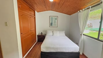 Standard Room | Down duvets, free WiFi