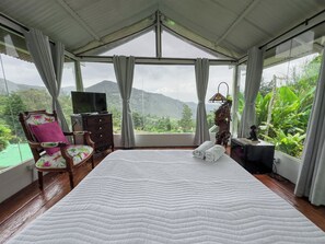 Minibar, wifi gratis y ropa de cama 