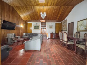 Standardværelse - udsigt til have | Opholdsområde