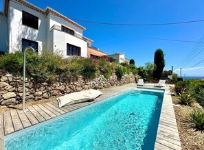 Pool - Family house with pool and sea view (Mandelieu-la-Napoule)