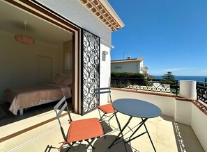 Property grounds - Family house with pool and sea view (Mandelieu-la-Napoule)