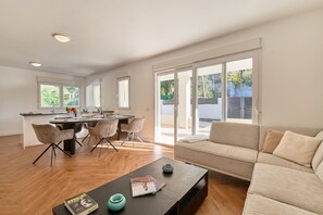TV - 2Bels02 - Cosy house with swimming pool for 6 people (Vidreres)