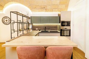 Microones, forn i placa de cuina 