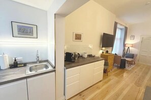 Interior - Two Connected Apartments in Berlin Prenzlauer Berg – Sleeps 8  –  2 Bathrooms (Berlin)