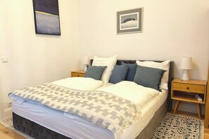 2 habitaciones, tabla de planchar con plancha, wifi y ropa de cama 