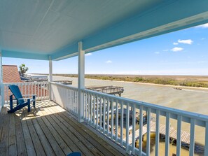 Property grounds - Your Dream Colorado River Getaway! Great Fishing - Family fun! Minutes to Beach! (Matagorda)