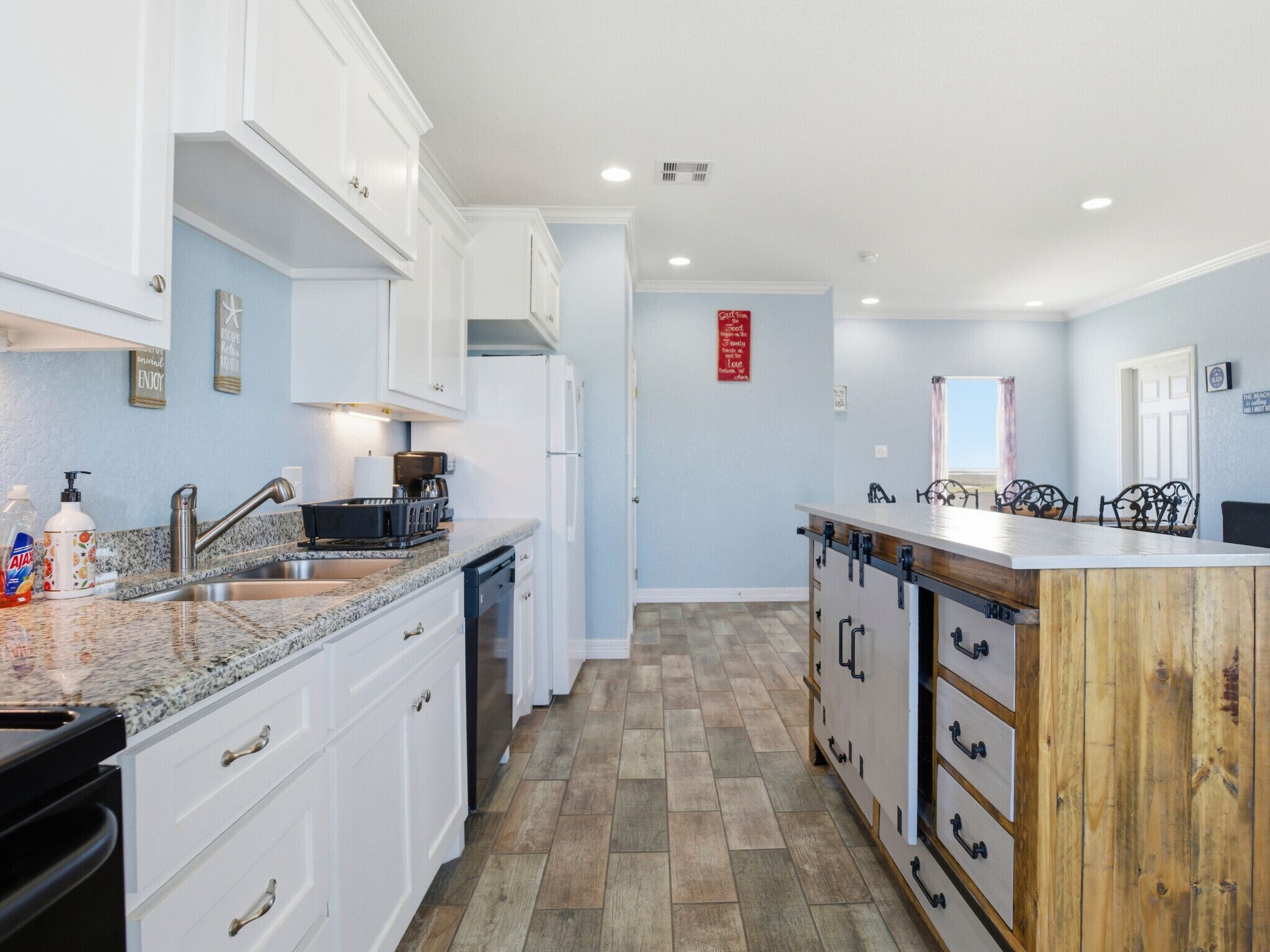 冰箱、微波炉、烤箱、炉灶