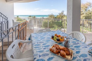 Outdoor dining - Apt Levante vista mare - Salento Reservation (Scala di Furno)