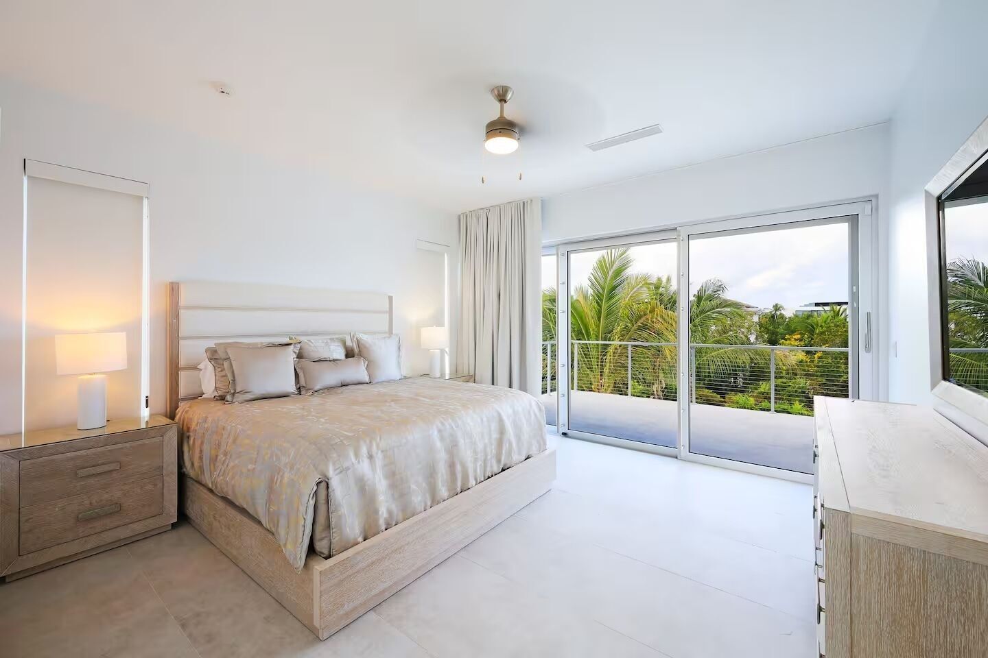 5 bedrooms, iron/ironing board, travel crib, free WiFi