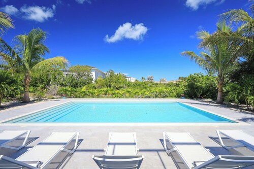 Pure Water Villa - Grace Bay Beach - New 5 Bedroom Villa