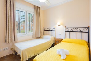 Fer et planche à repasser, Wi-Fi, draps fournis