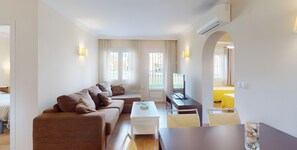 Interior - Family Apartment with Pool (oliva)