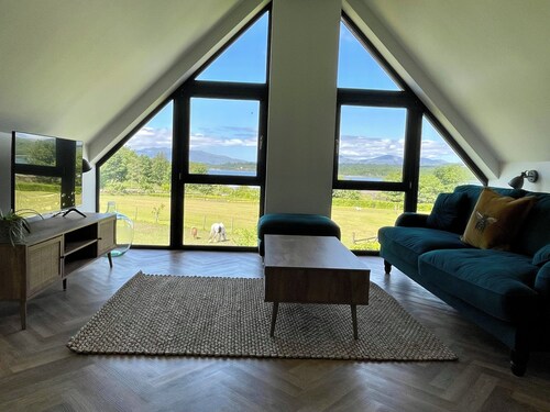 Còsagach 
Cosy one bedroom apartment.