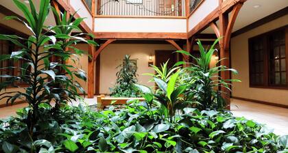 Sauder Village Heritage Inn