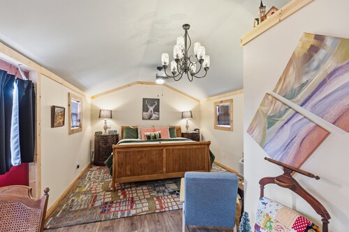 NEW! Blitzen - Reindeer Ranch at Round Top