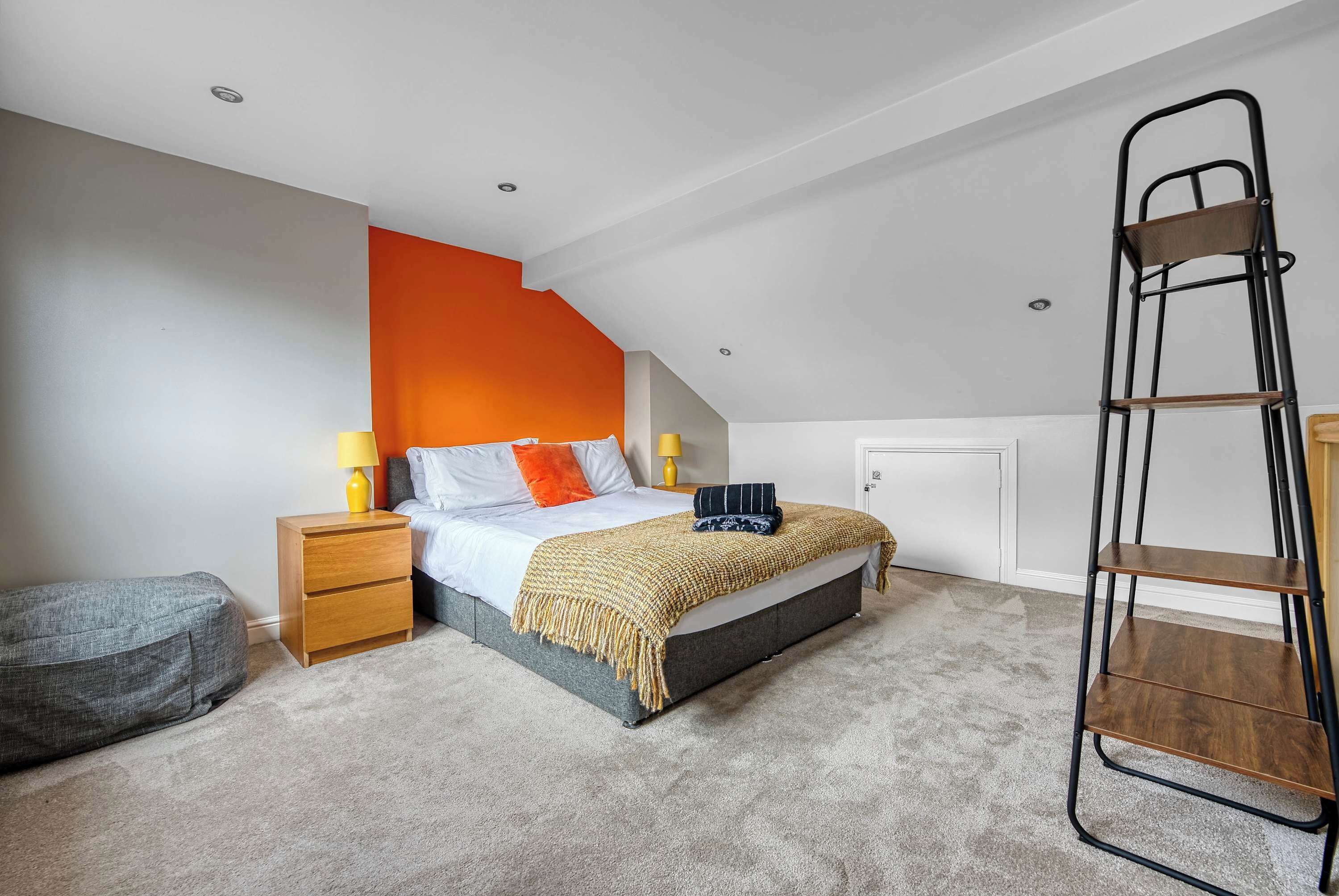 4 bedrooms, free WiFi, bed sheets