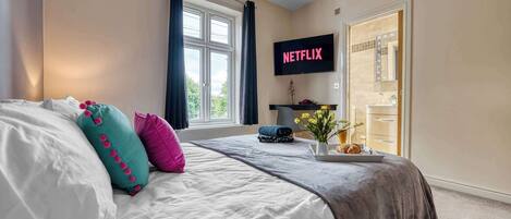 4 bedrooms, free WiFi, bed sheets