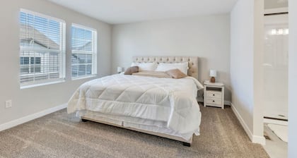 Family Retreat in Thanksgiving Point • PetFriendly