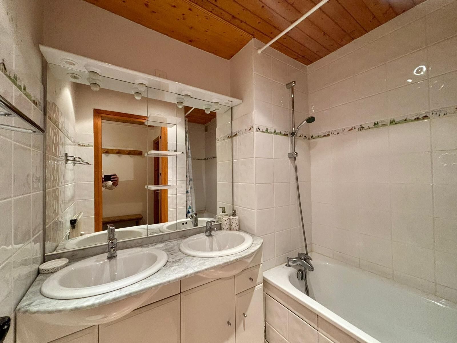 Shower, toilet paper