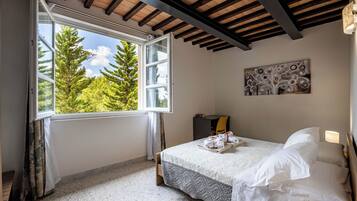 Bügeleisen/Bügelbrett, Internetzugang, Bettwäsche