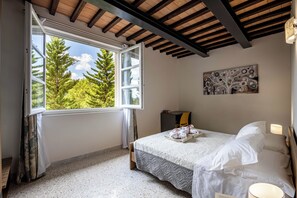 Bügeleisen/Bügelbrett, Internetzugang, Bettwäsche