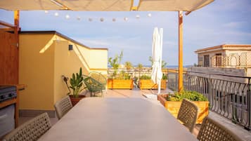 Apartment, eingeschränkter Meerblick | Terrasse/Patio