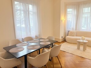 Dining - Aurevo 3BR Apartment für 6 - Kostenlose Baselcard (Basel)