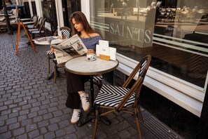 Outdoor dining - Hotel Sutor (Breda)