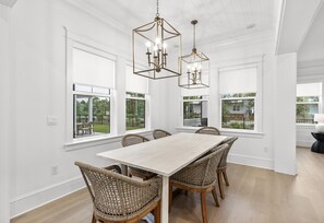 Dining - 🏖️Close to Beach | 30A | 4 Bikes | Pet Friendly | Peyton's Place🏖️ (Santa Rosa Beach)