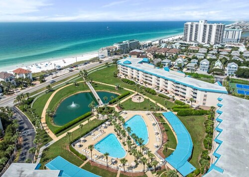 🌴Miramar Beach 2BR Condo | Steps to Beach | Prime Location | Amalfi Coast 425D