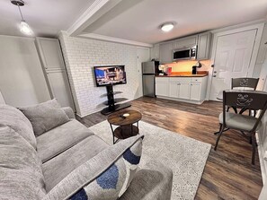 TV - The White Brick Escape (Beaufort)