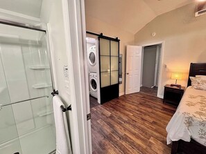 Iron/ironing board, WiFi, bed sheets - The White Brick Escape (Beaufort)