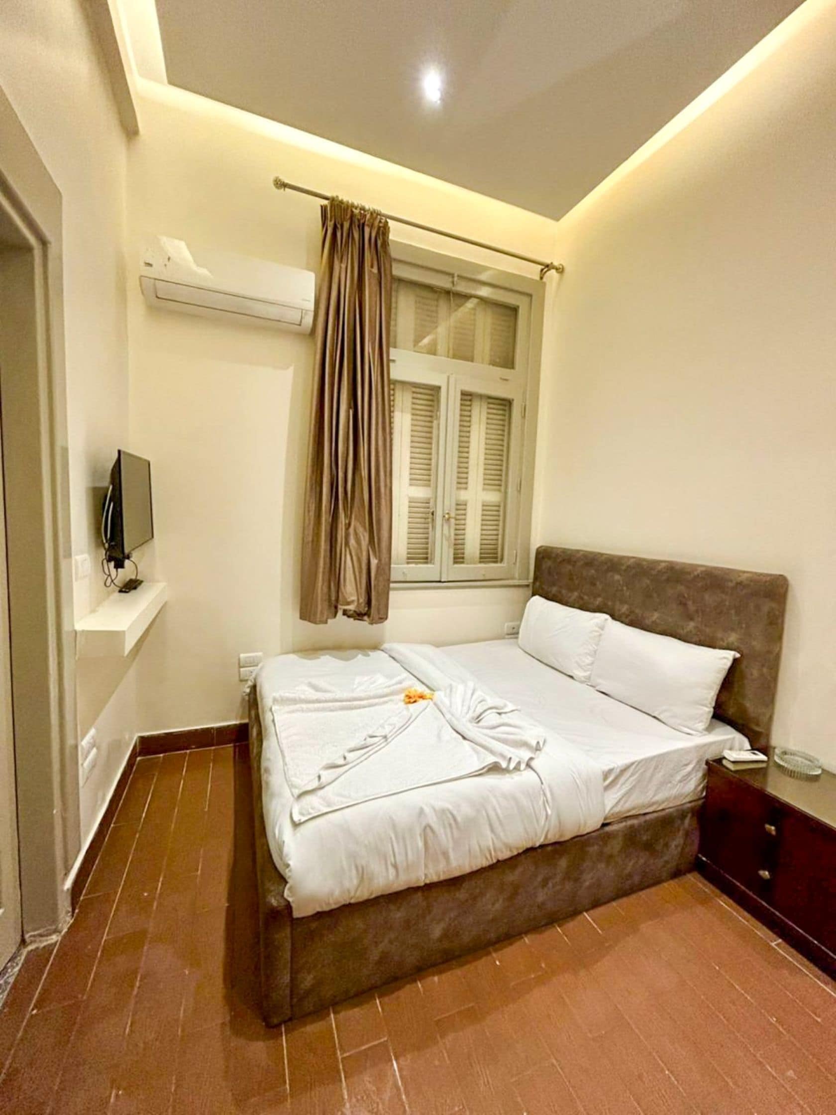 Deluxe Room | Desk, free WiFi