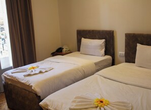 City Twin Room, Balcony, City View - Yacoubian Hotels (Cairo)