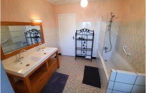 Shower, hair dryer - Beautiful "Keristin" family home in Concarneau (Concarneau)