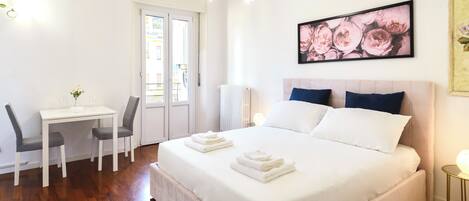 Strykejern/-brett, internettilgang og sengetøy