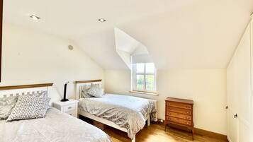 2 bedrooms, individually decorated, individually furnished, free WiFi