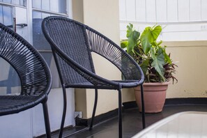Terrace/patio - Centrally Located 1 Bedroom Apartment - 2365 (Harare)