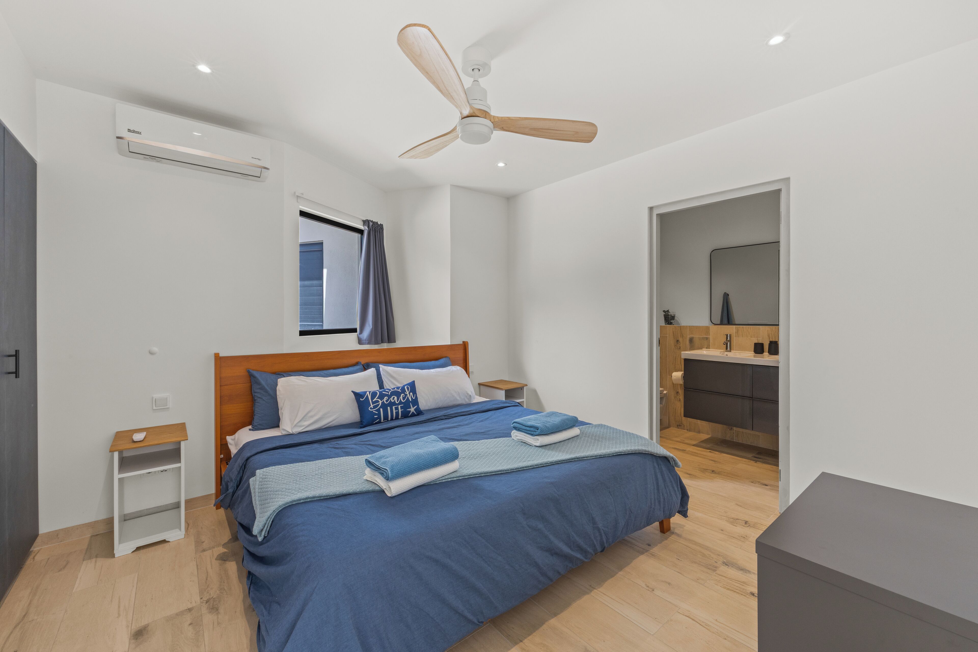 2 bedrooms, in-room safe, free WiFi, bed sheets
